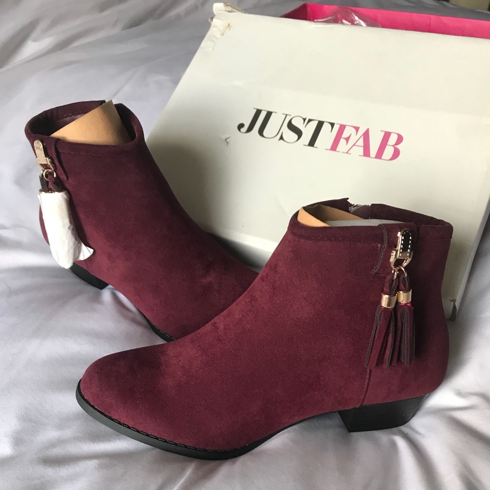 NEW! Never worn! JUSTFAB burgundy ankle booties